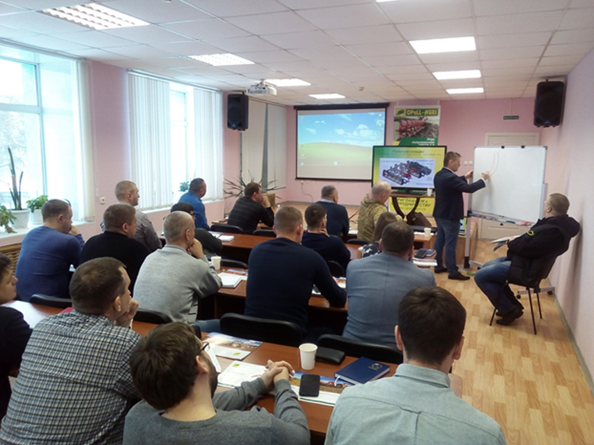 В Каменском бизнес-инкубаторе прошел семинар об особенностях сельхозмашин OPaLL-AGRI